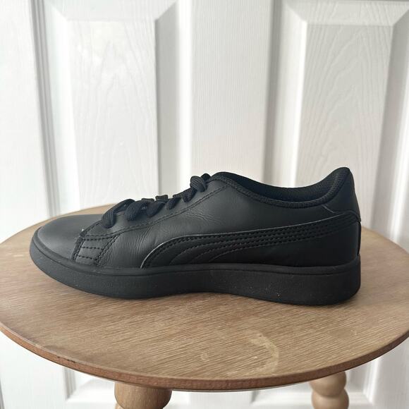 Puma All Black Solid Smash V2 Low Top Lace Up Trainer Sneakers Kids 2.5 - Picture 8 of 10